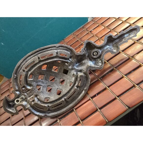 Vintage 1959 Ornate Wall Sconce Candle Holder Hollywood Regency Multi Prod Inc - Picture 8 of 9